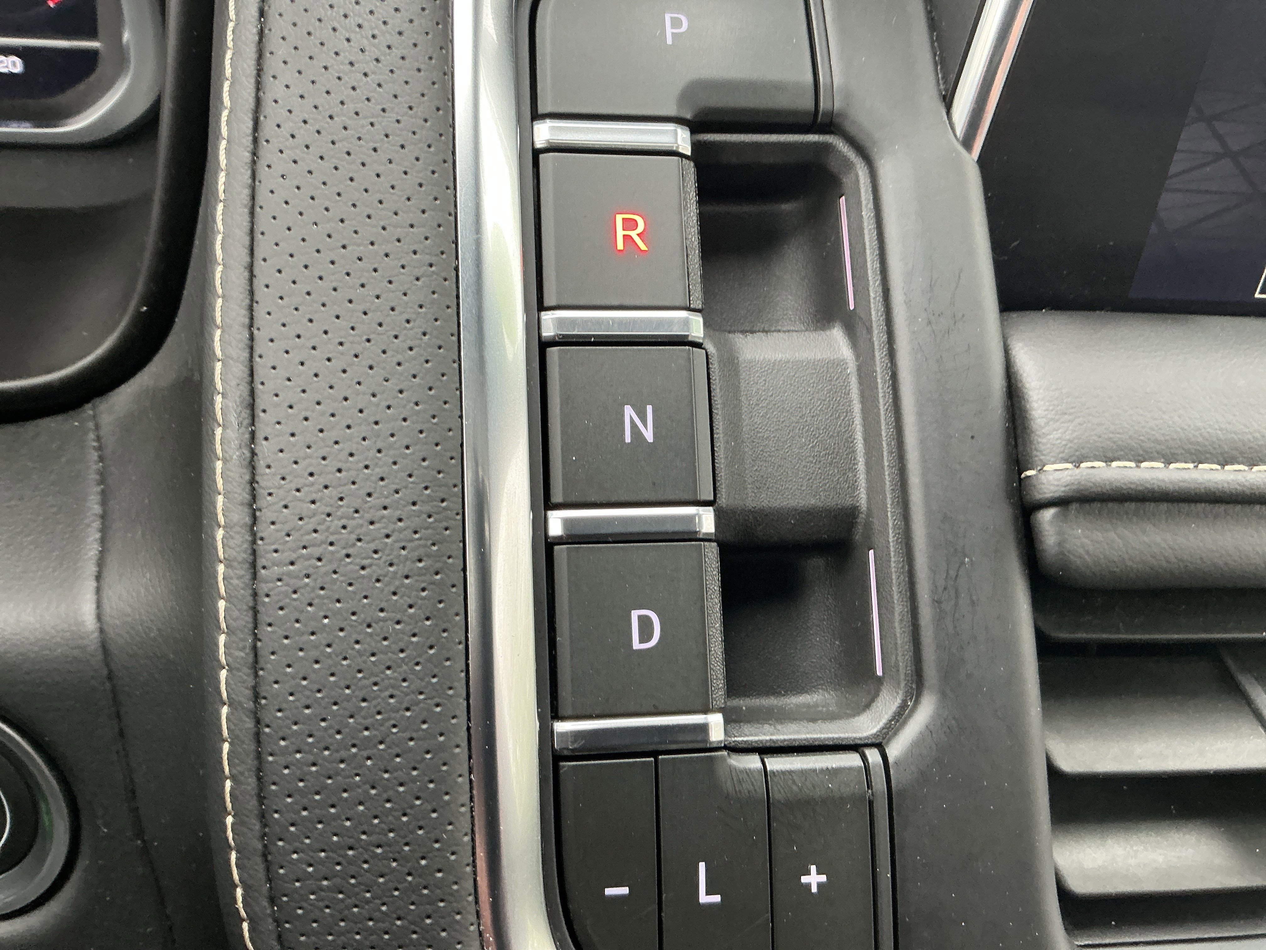 Used 2023 GMC Yukon SLT w/ SLT Premium Package AWD/4WD image 33
