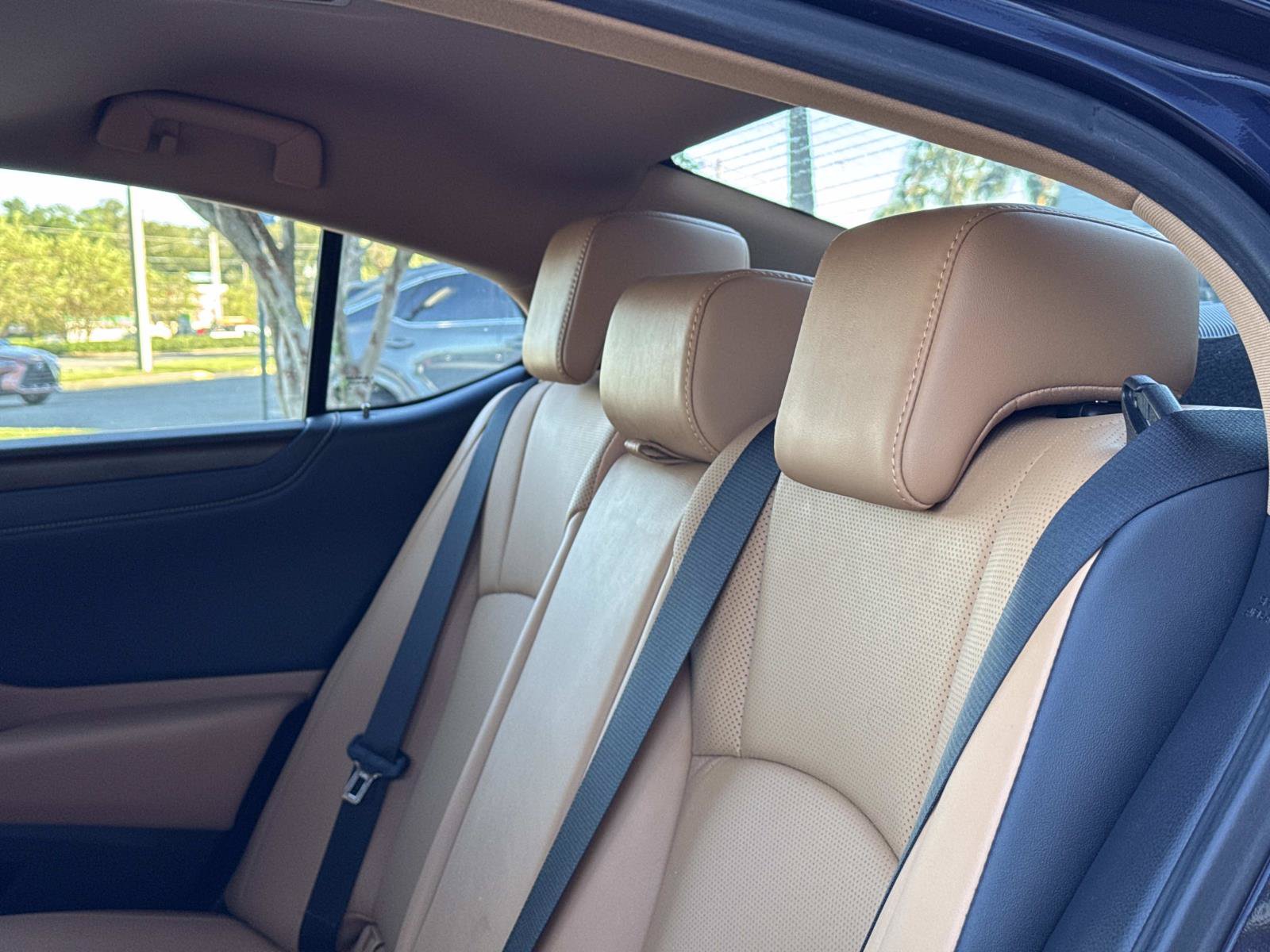 Used 2025 Lexus ES 350 w/ Premium Package FWD image 19