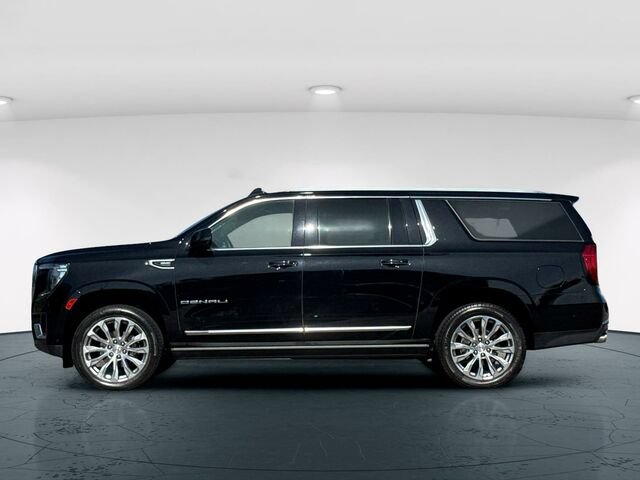 Used 2023 GMC Yukon XL Denali w/ Denali Reserve Package AWD/4WD image 4