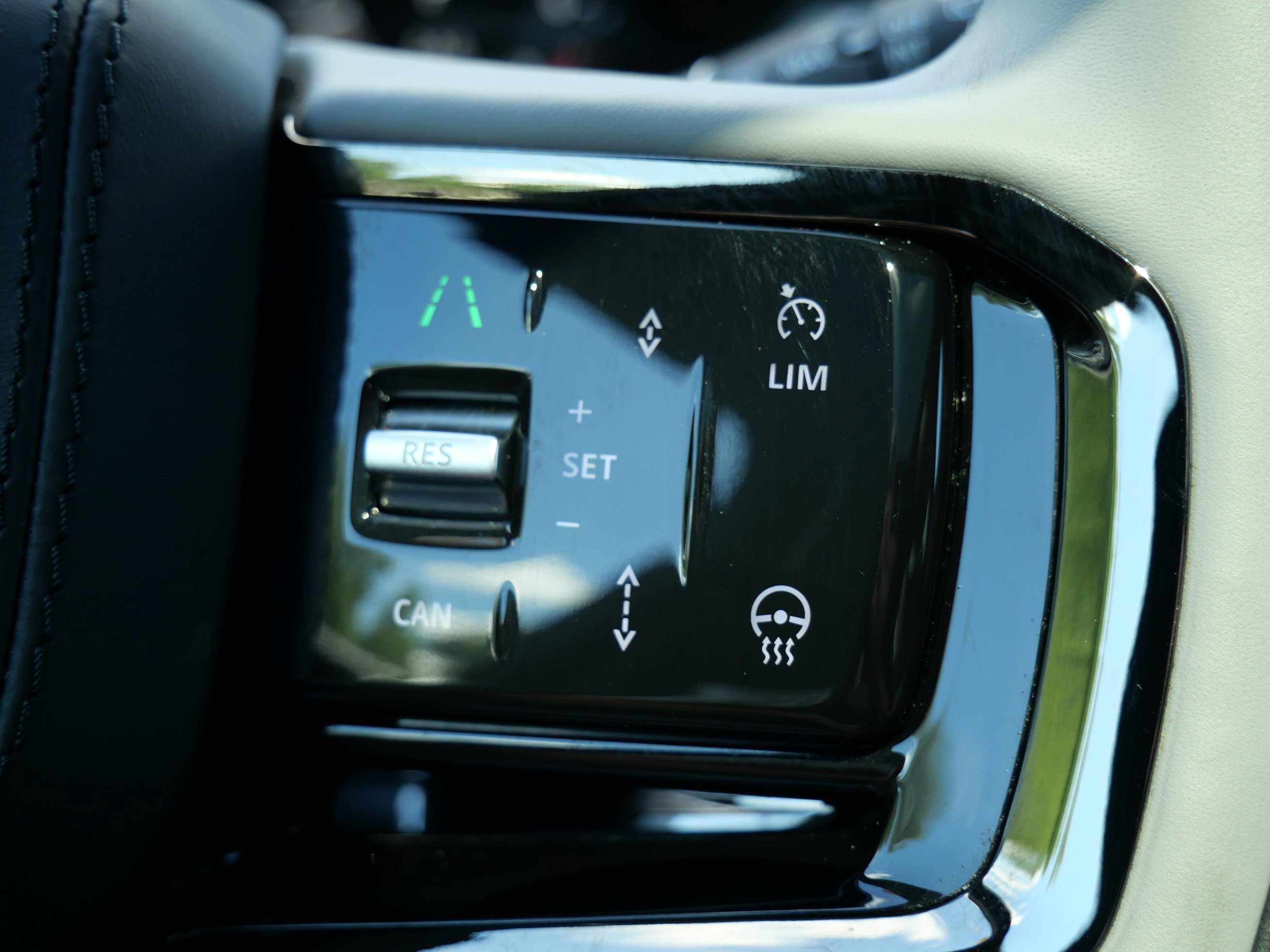Certified 2026 Land Rover Range Rover Velar S AWD/4WD image 27