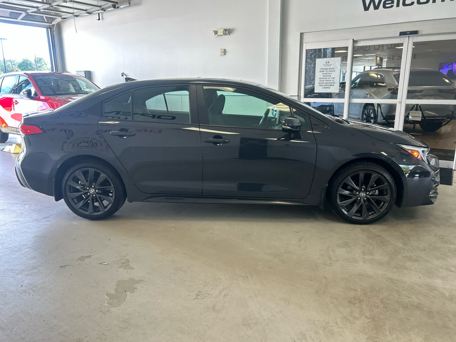 Used 2025 Toyota Corolla SE w/ SE Premium Package FWD image 7