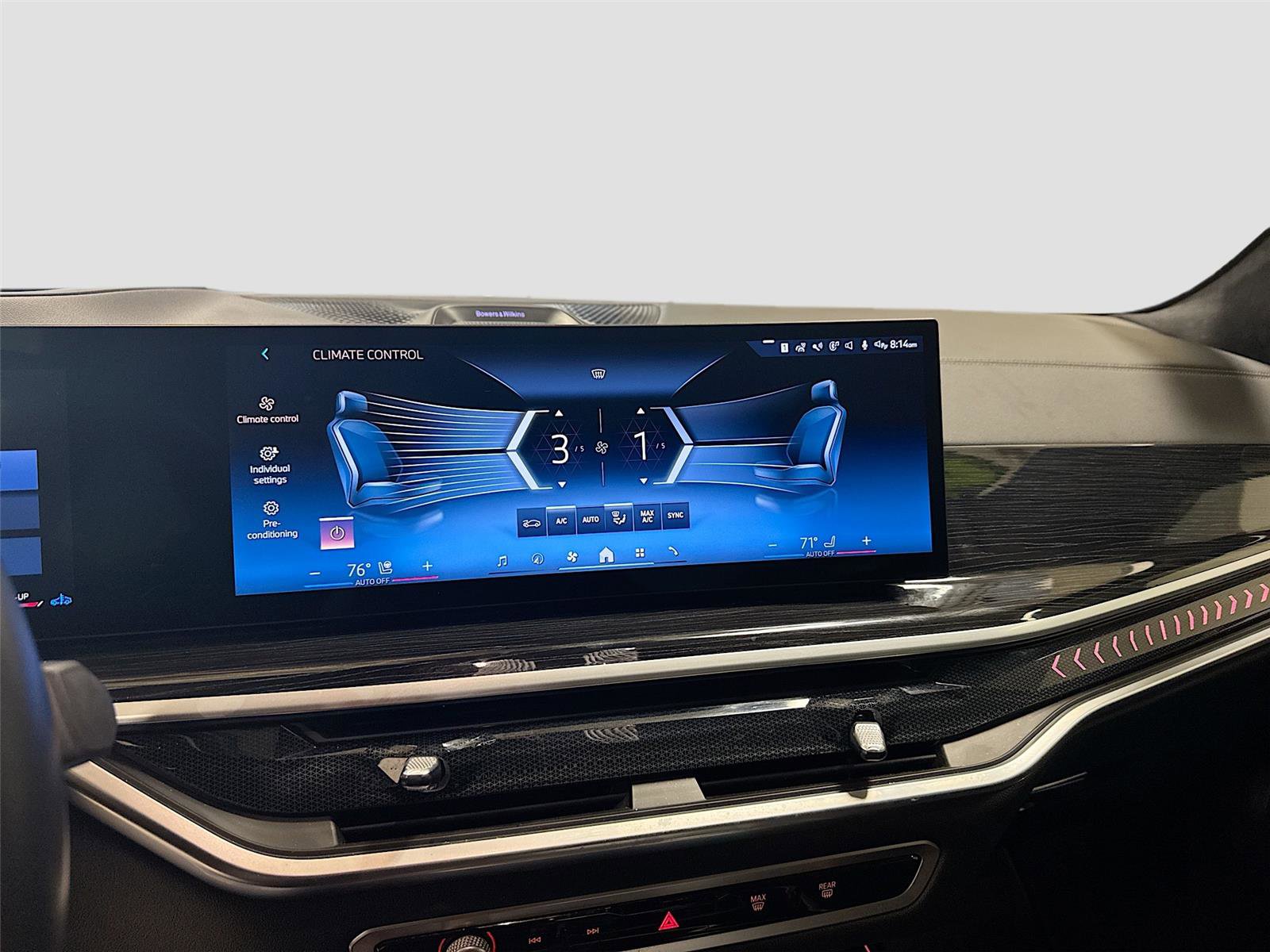 Used 2024 BMW X7 xDrive40i w/ M Sport Package image 16