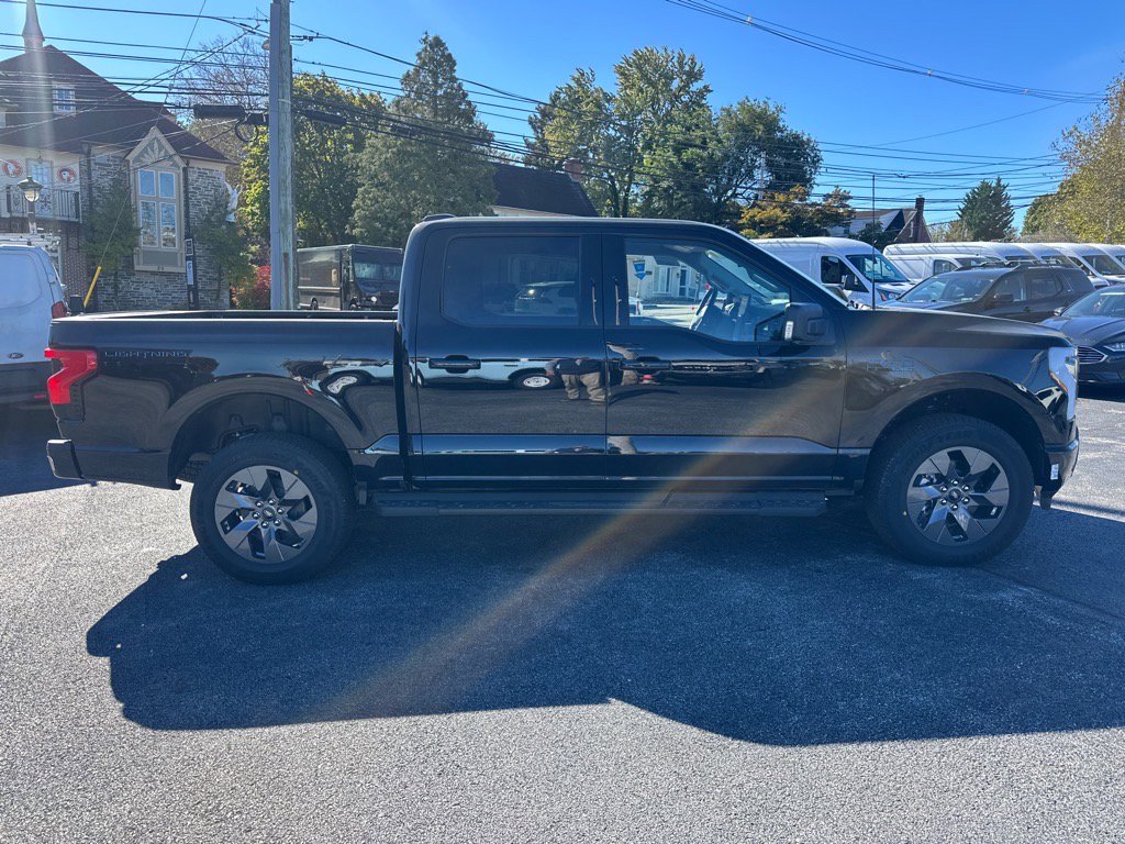 New 2025 Ford F150 Lightning Flash image 6