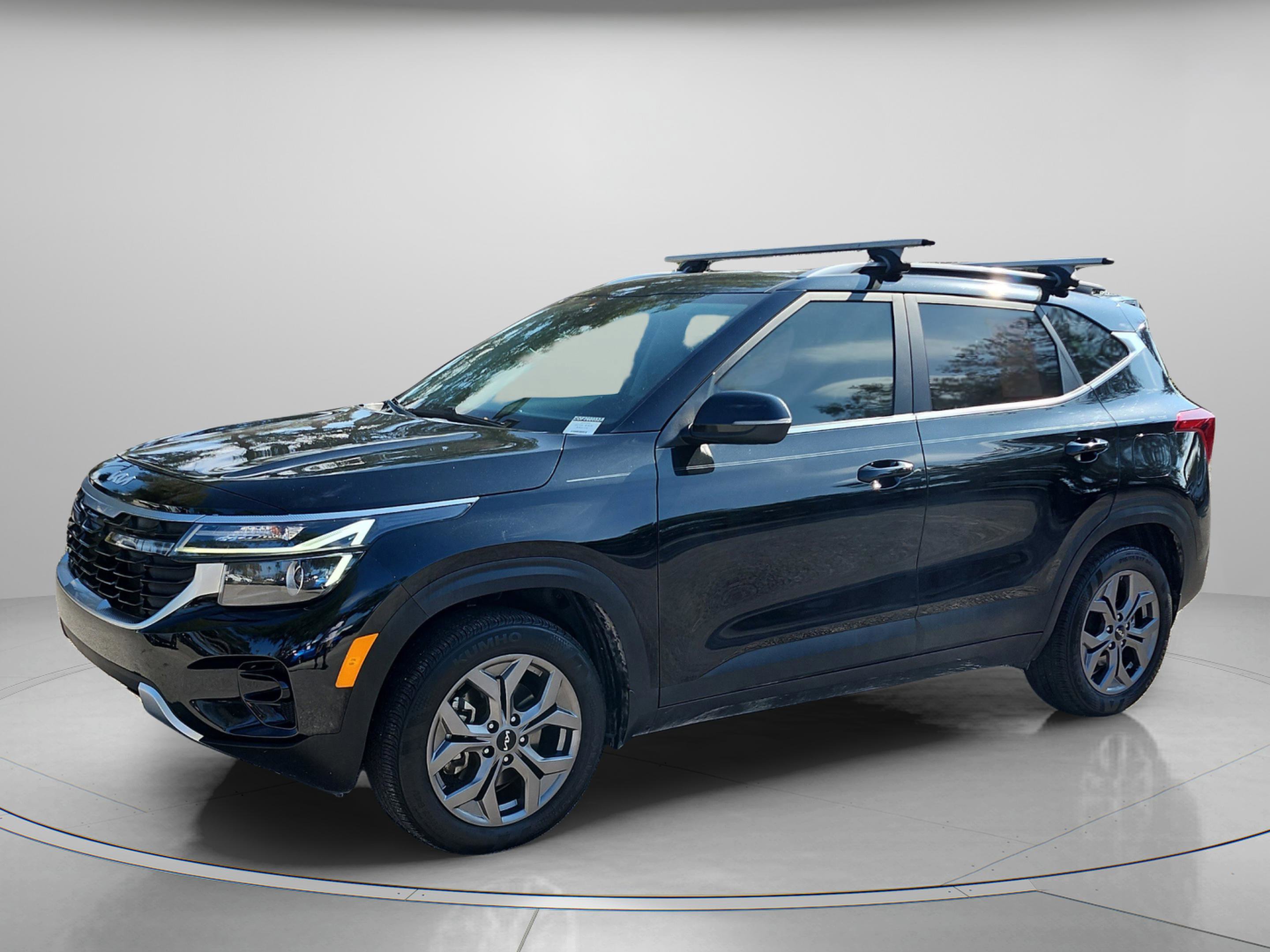 Used 2024 Kia Seltos S image 2