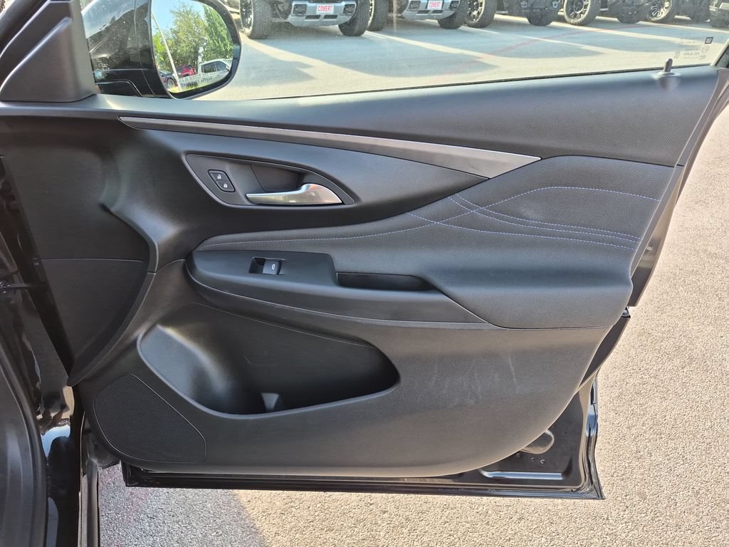 Used 2025 Buick Envista Sport Touring w/ Experience Buick Package FWD image 38
