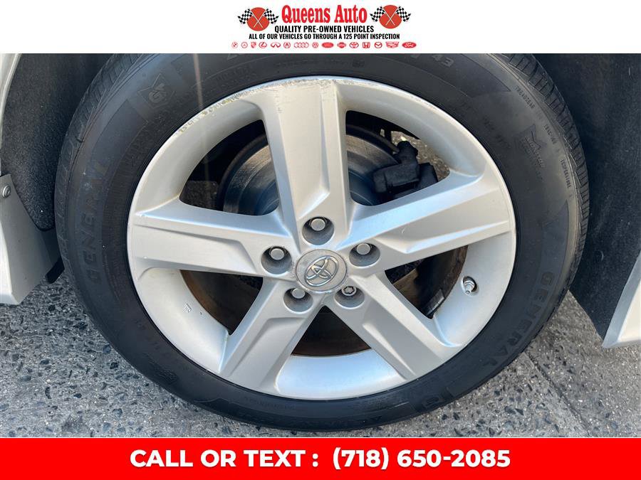Used 2013 Toyota Camry SE FWD image 31