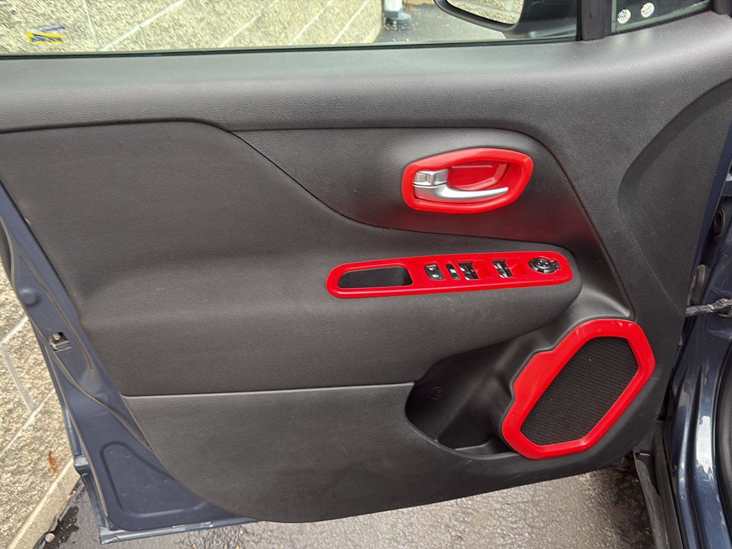 Used 2021 Jeep Renegade Latitude image 4