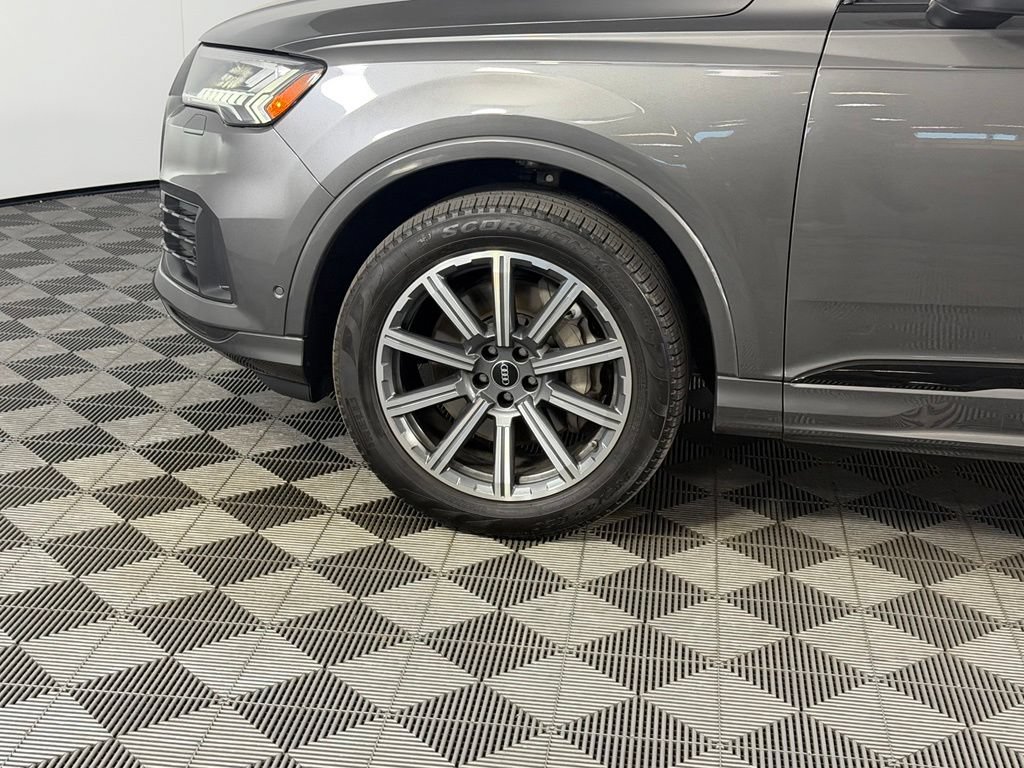 Used 2024 Audi Q7 2.0T Premium Plus w/ Premium Plus Package AWD/4WD image 12