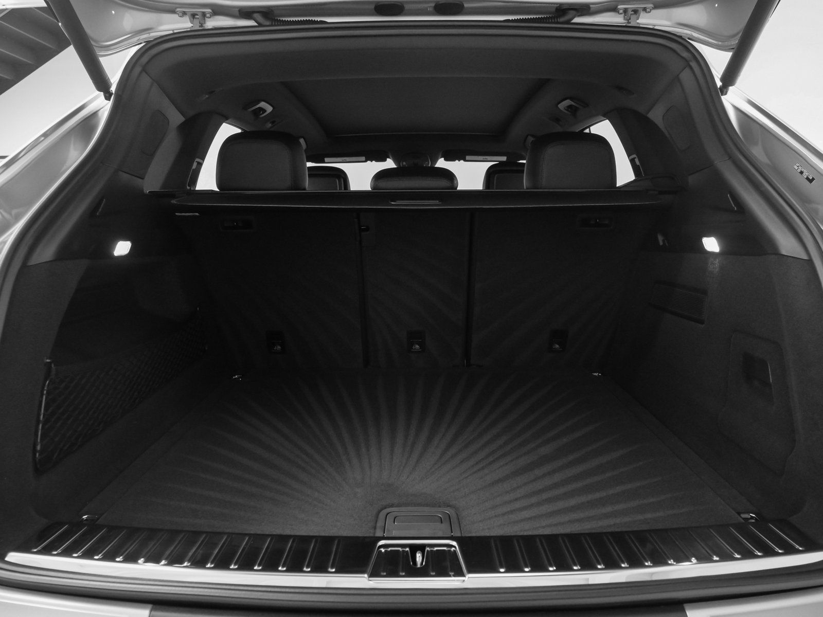 Used 2025 Porsche Cayenne image 8