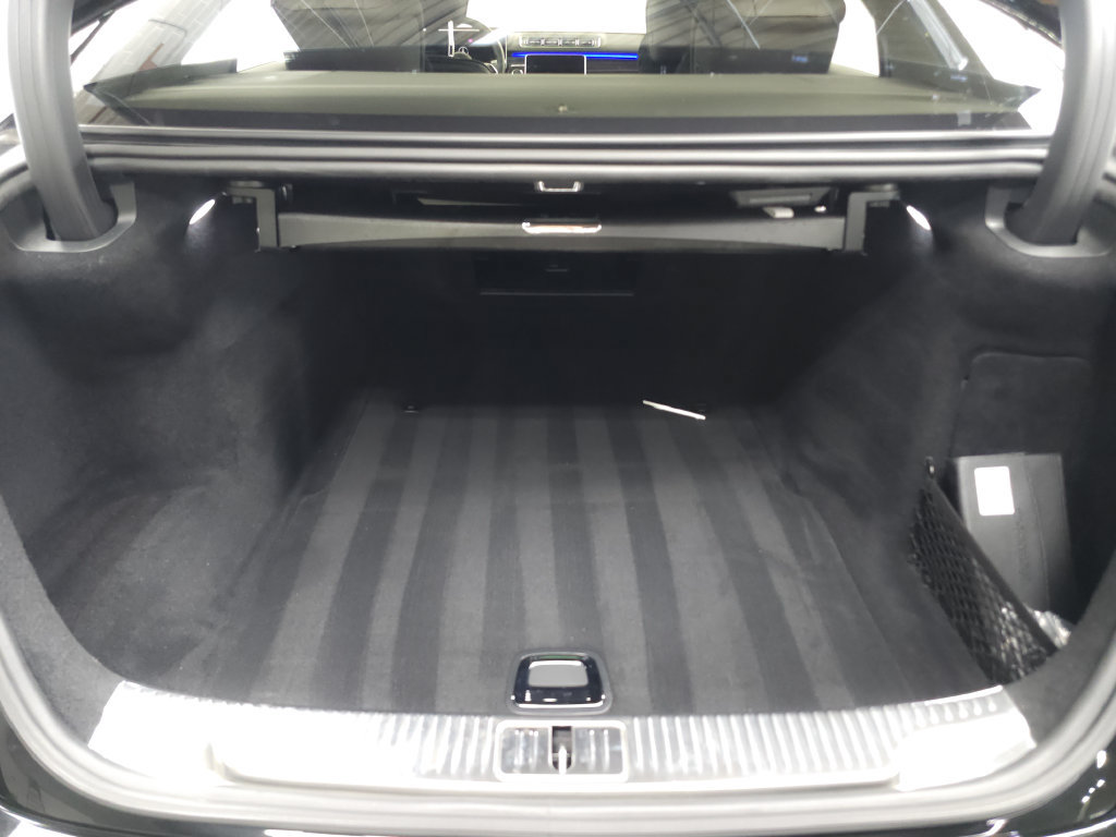 Used 2023 Mercedes-Benz S 580 4MATIC Sedan w/ AMG Line image 34