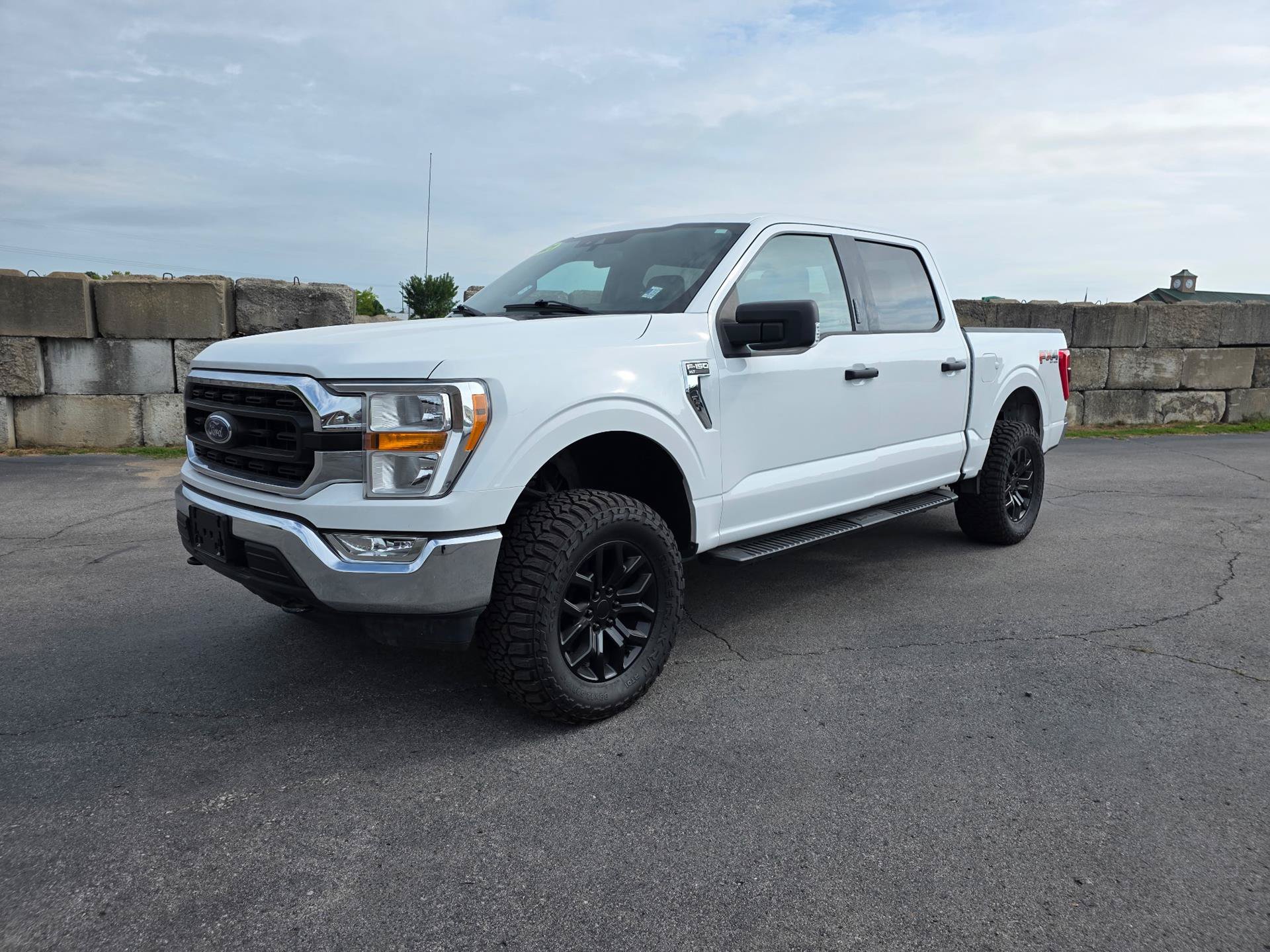 Used 2021 Ford F150 XLT w/ Equipment Group 301A Mid AWD/4WD image 3