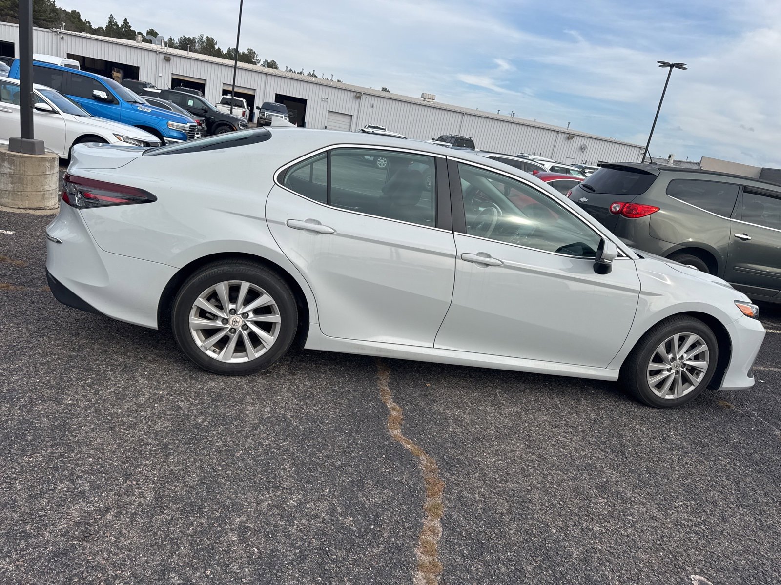 Used 2022 Toyota Camry LE image 8