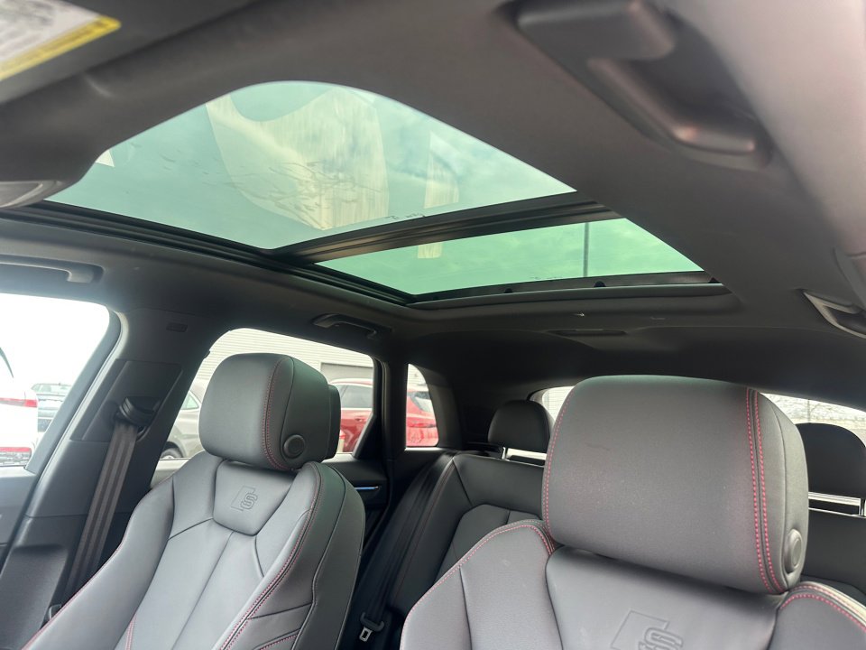 Certified 2025 Audi Q3 2.0T Premium Plus w/ Premium Plus Package image 21