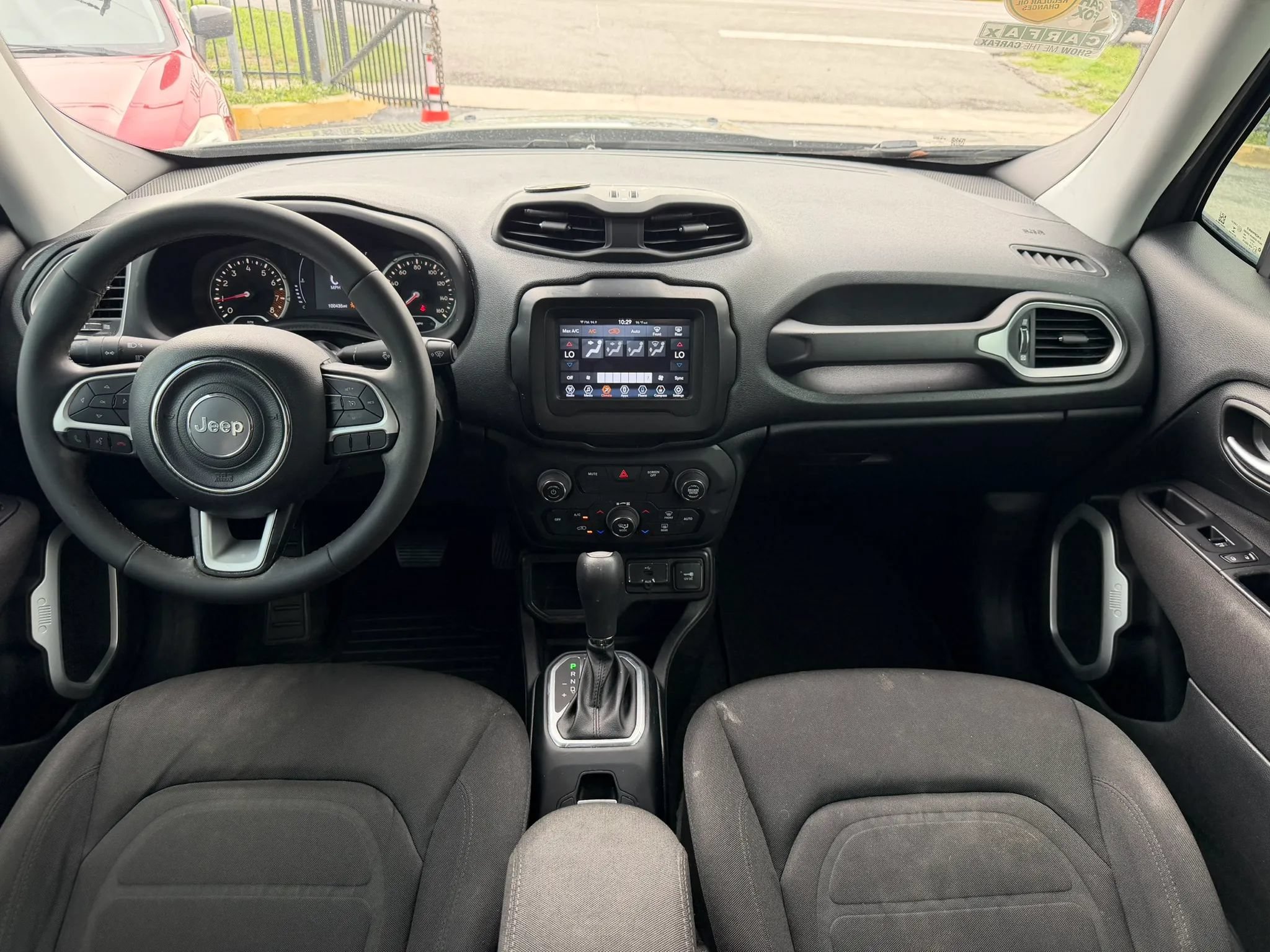 Used 2019 Jeep Renegade Latitude FWD image 7