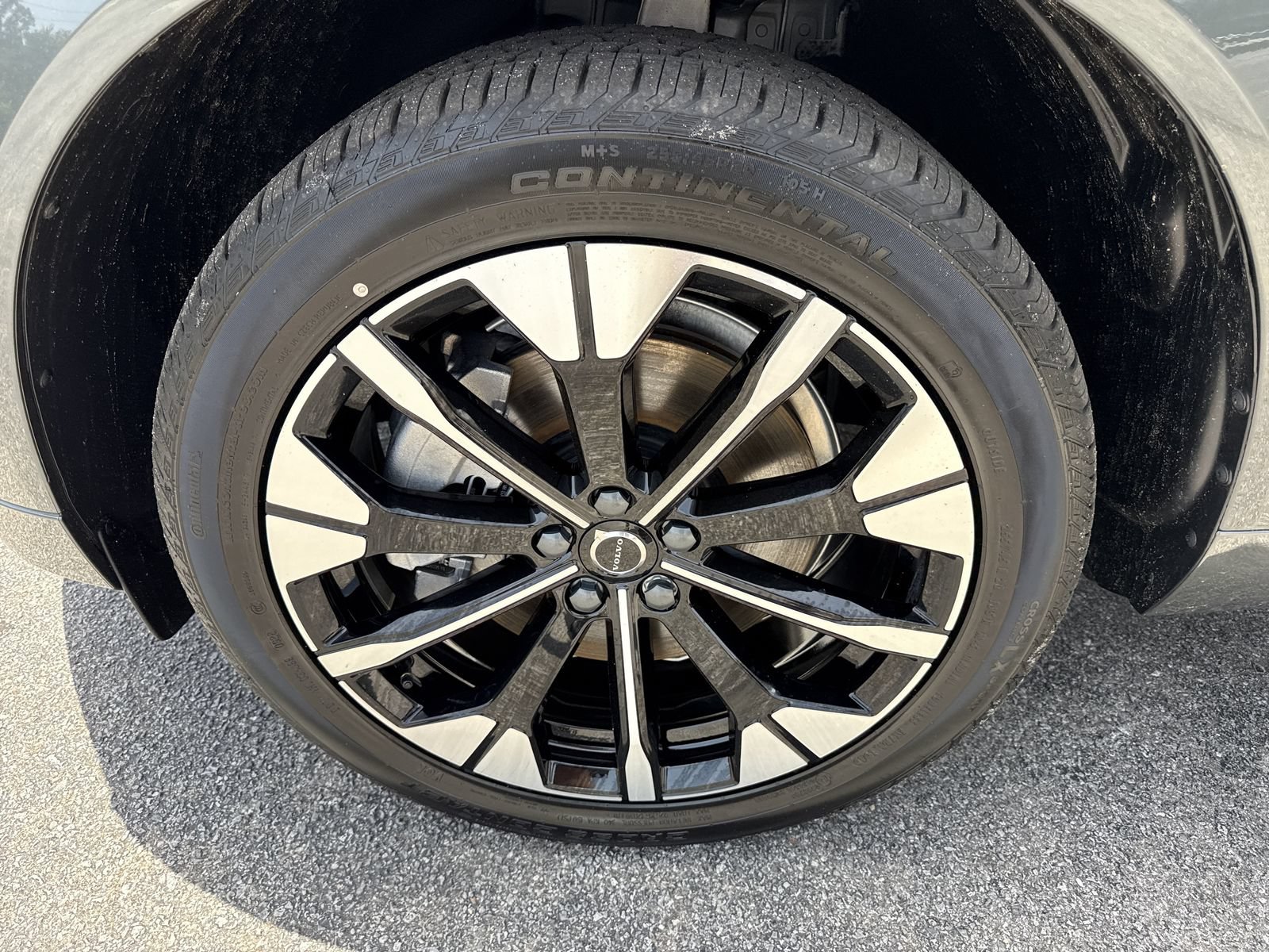 New 2026 Volvo XC60 T8 Plus w/ Protection Package Premier AWD/4WD image 9