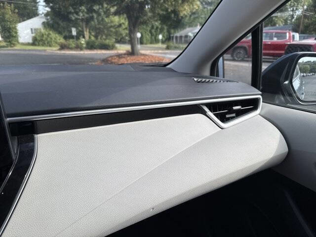 Used 2023 Toyota Corolla LE image 18