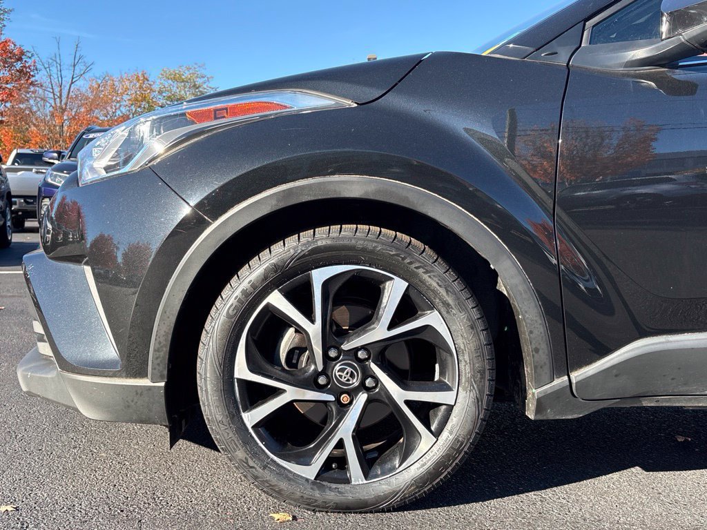 Certified 2019 Toyota C-HR Limited FWD image 3