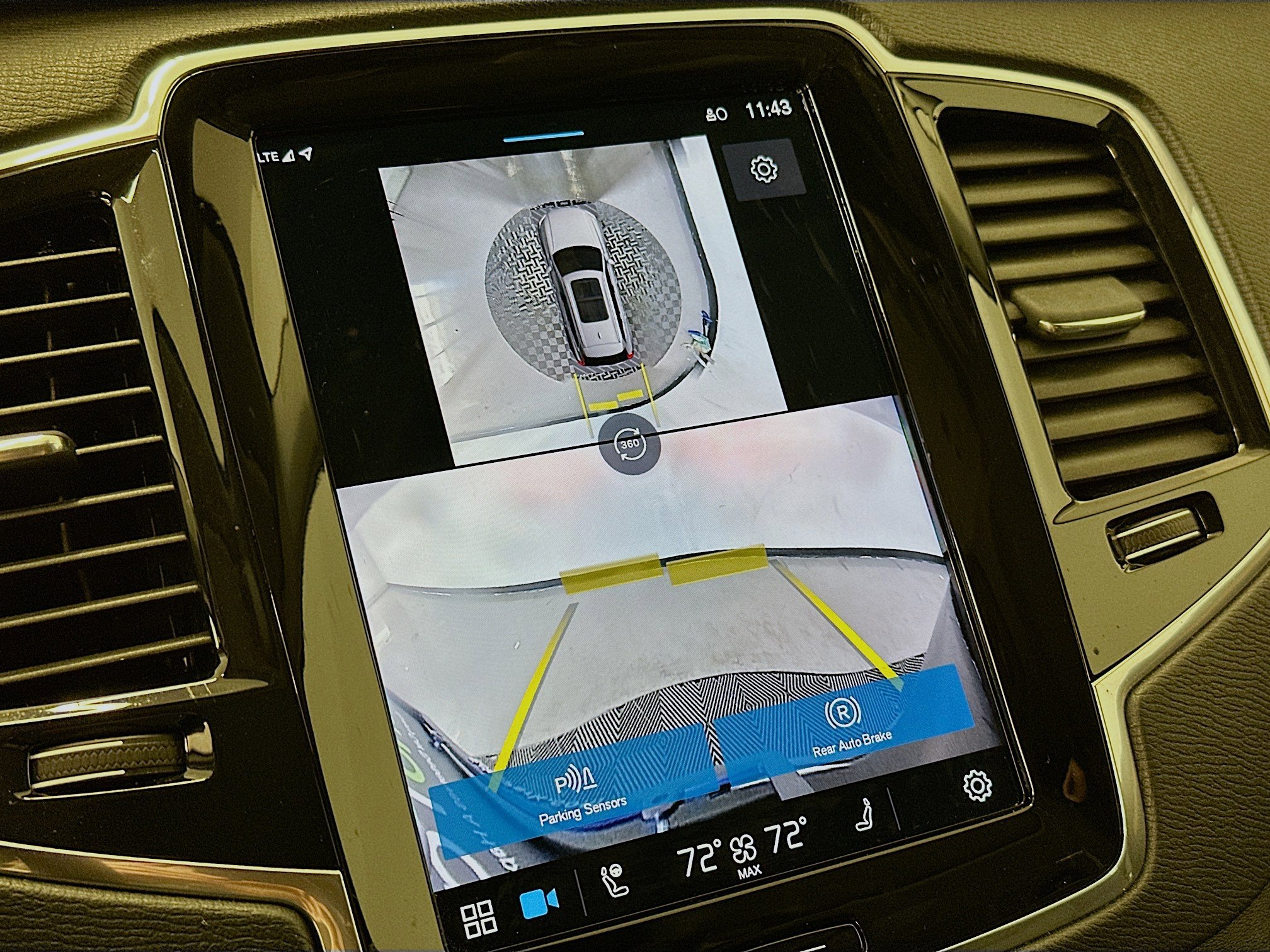 Used 2025 Volvo XC90 B6 Plus image 23