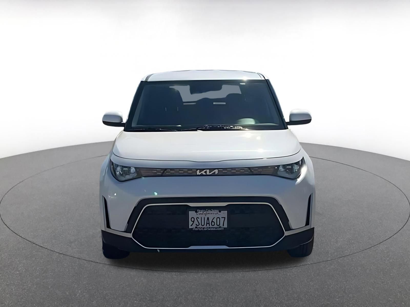 Used 2025 Kia Soul LX w/ LX Technology Package image 3