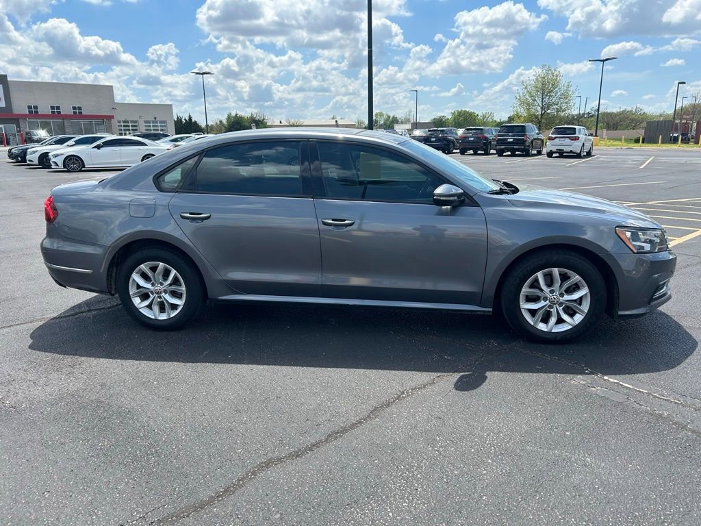 Used 2018 Volkswagen Passat 2.0T S FWD image 10