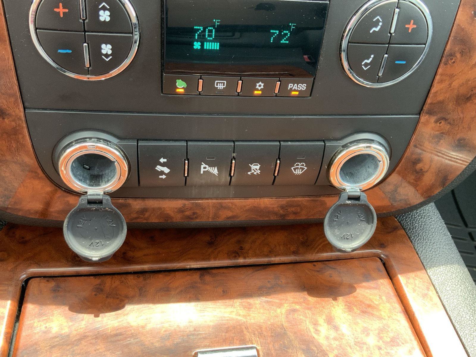Used 2008 Chevrolet Avalanche LTZ w/ LTZ Preferred Equipment Group AWD/4WD image 35