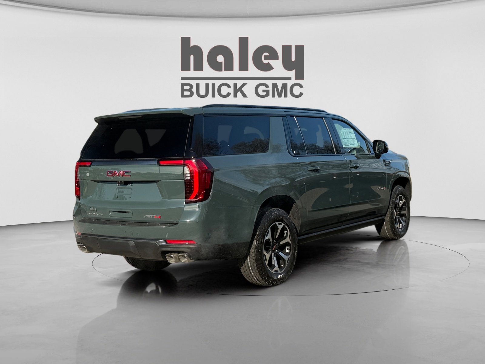 New 2026 GMC Yukon XL AT4 w/ AT4 Premium Package AWD/4WD image 5