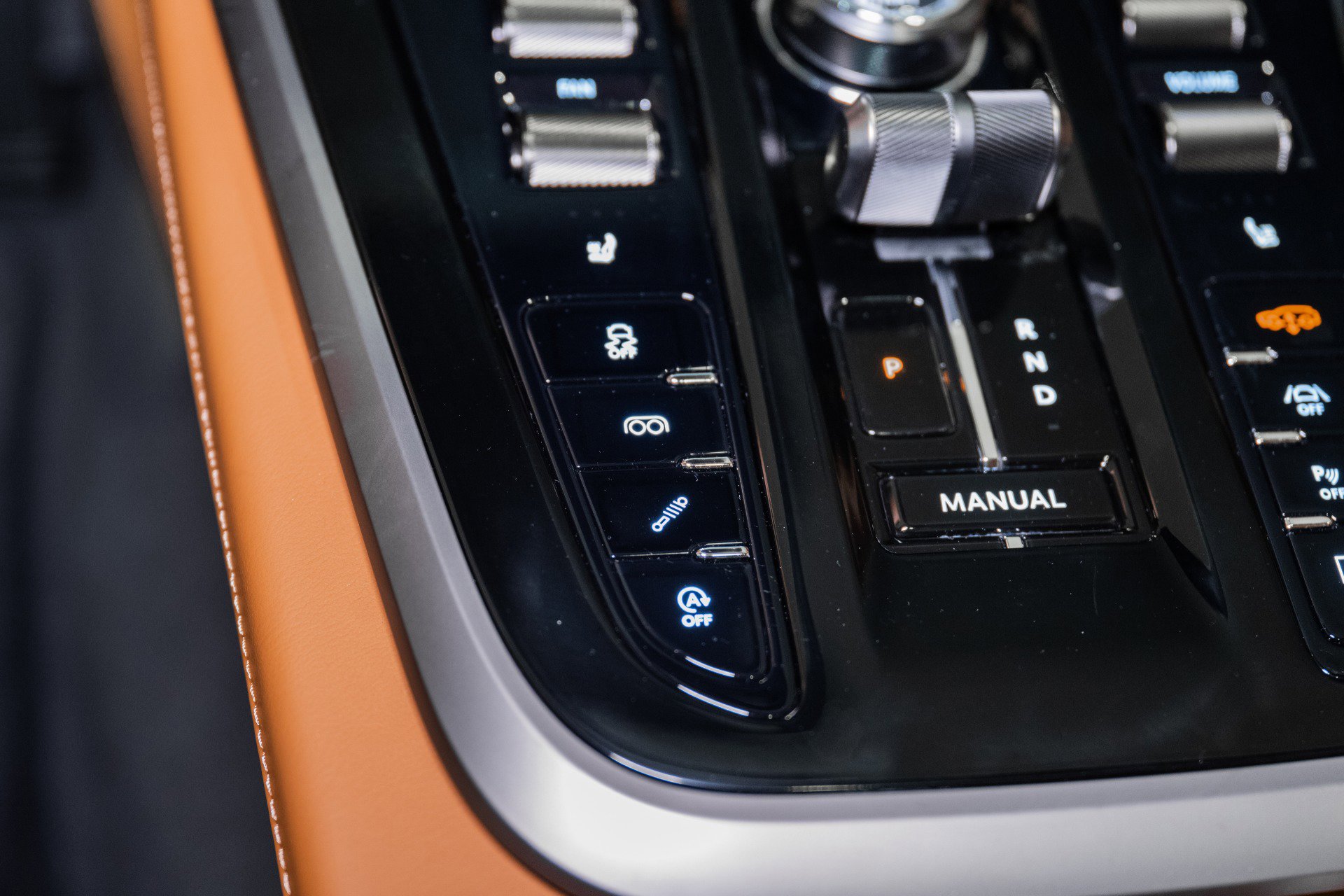 New 2026 Aston Martin DBX S image 40