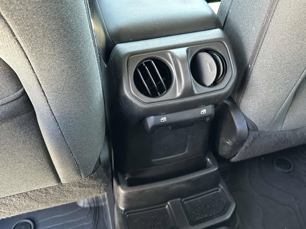 Used 2024 Jeep Wrangler Unlimited w/ Convenience Group AWD/4WD image 14