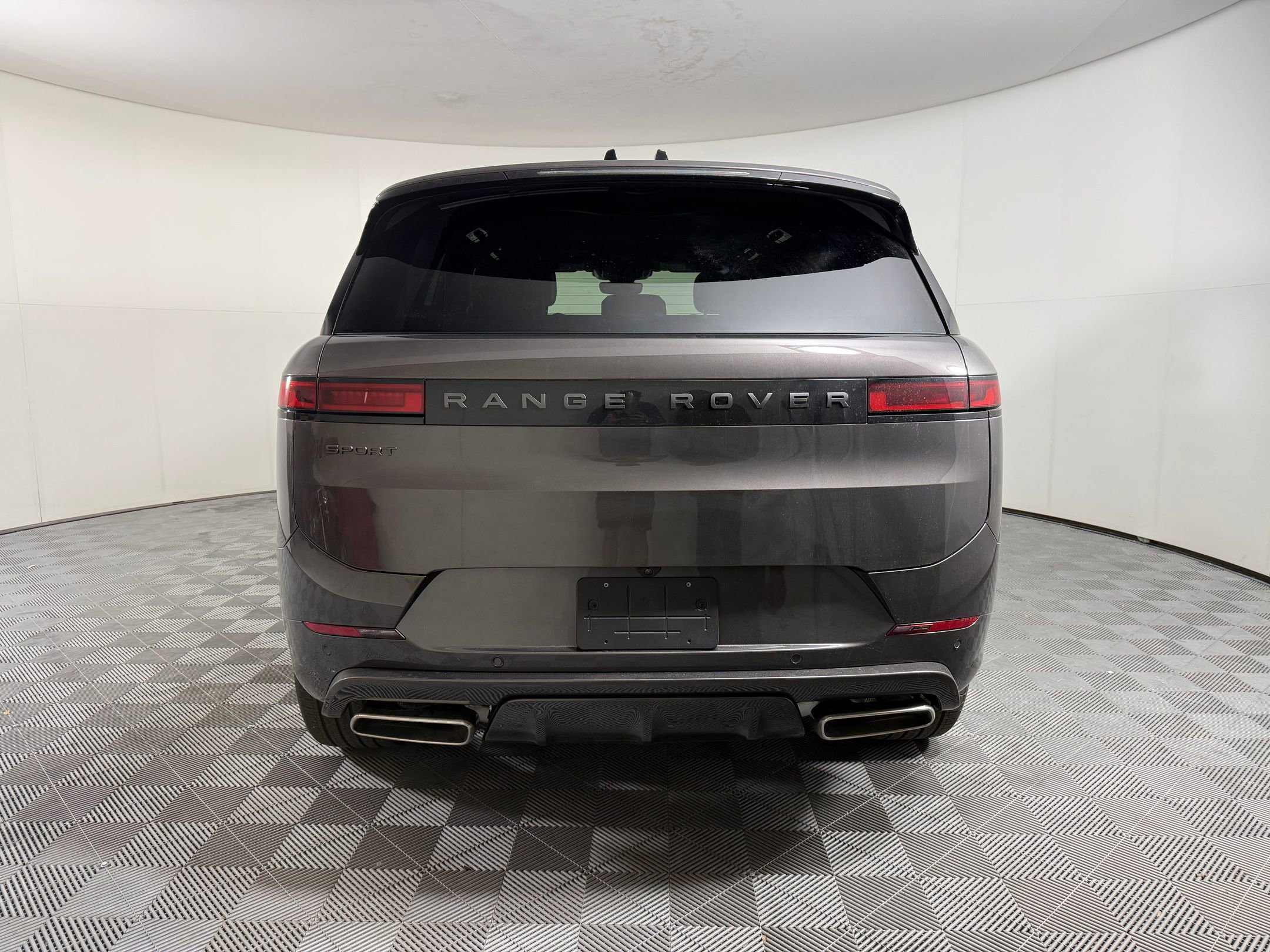 New 2026 Land Rover Range Rover Sport Dynamic SE AWD/4WD image 9