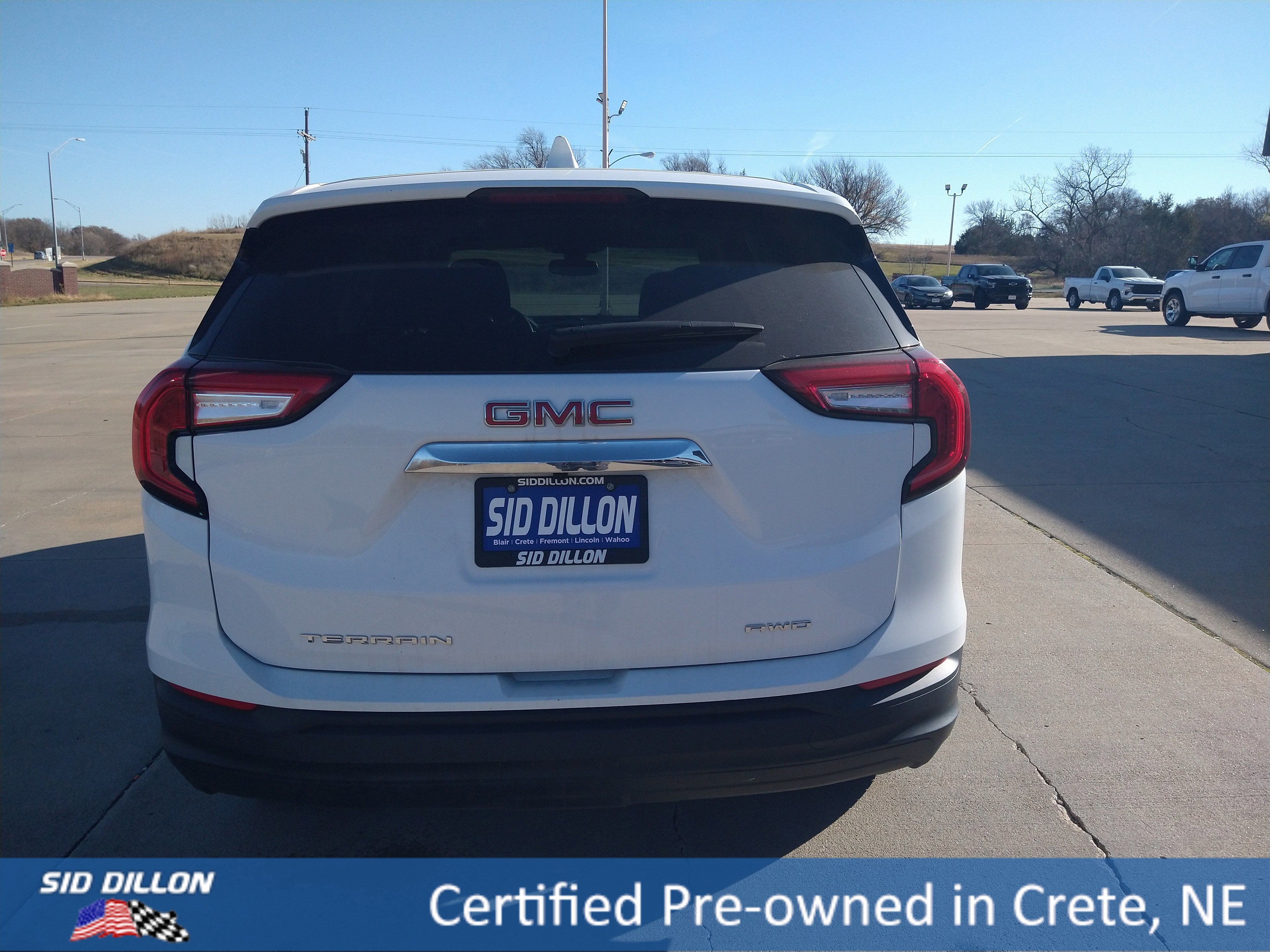 Used 2024 GMC Terrain SLE image 14