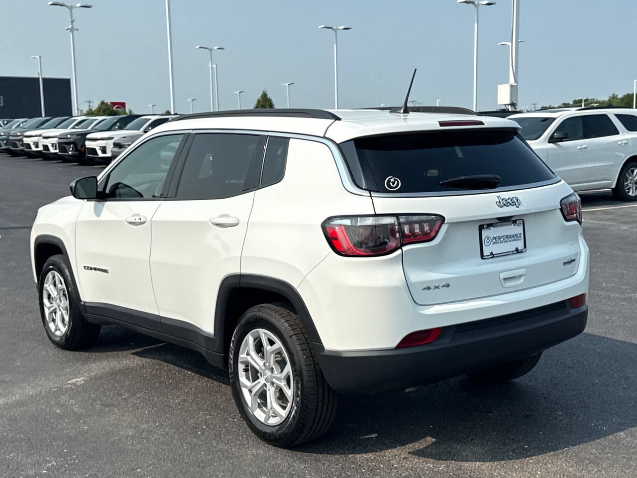 Used 2024 Jeep Compass Latitude AWD/4WD image 5