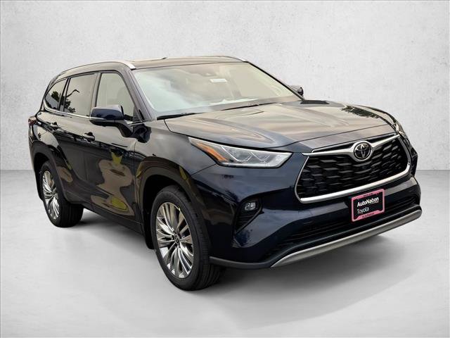New 2026 Toyota Highlander Platinum AWD/4WD image 3