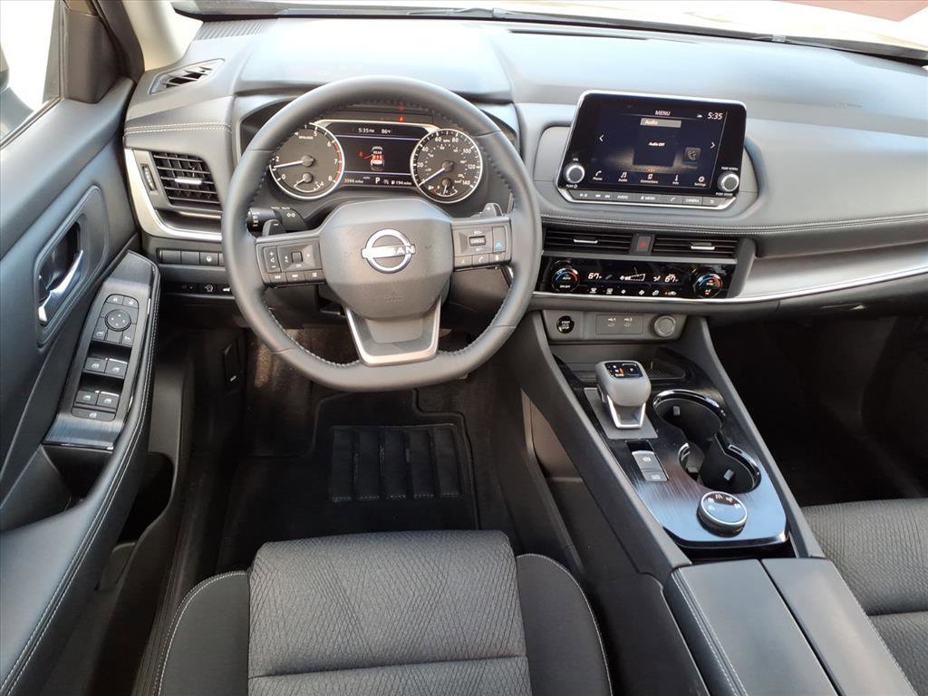 Certified 2025 Nissan Rogue SV image 6