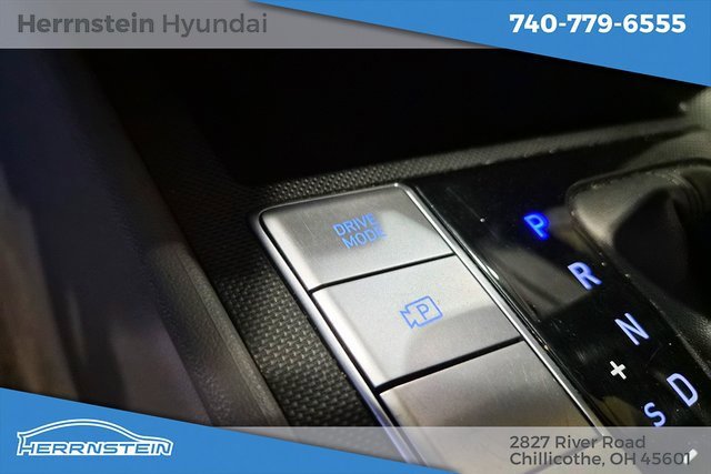 Used 2024 Hyundai Elantra SEL image 21