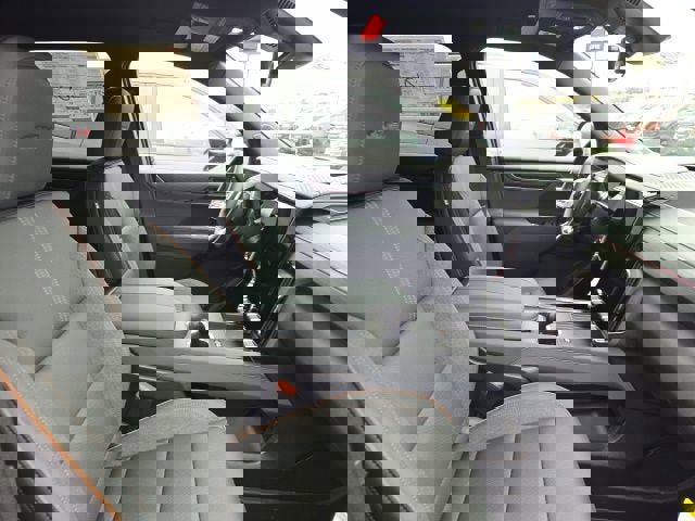 New 2026 GMC Acadia AT4 w/ LPO, Floor Liner Package image 29