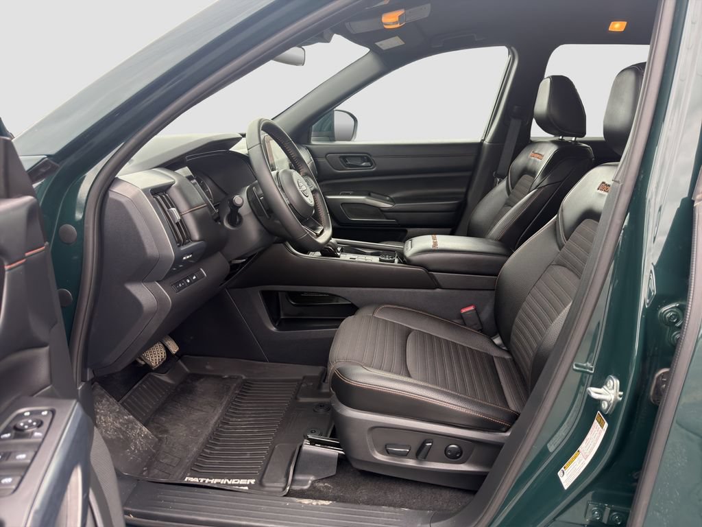 Used 2025 Nissan Pathfinder Rock Creek AWD/4WD image 9