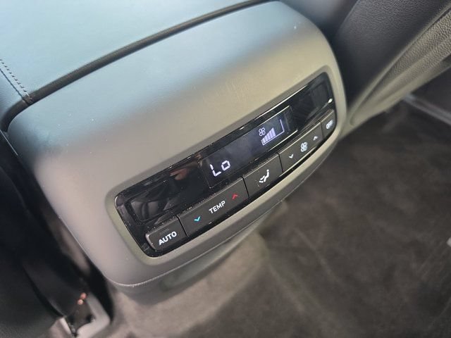 Used 2025 Hyundai Palisade SEL FWD image 16