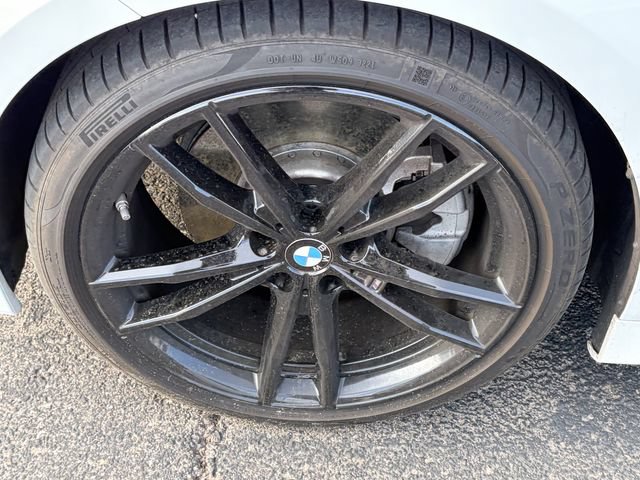 Used 2022 BMW 330i Sedan w/ M Sport Package RWD image 4