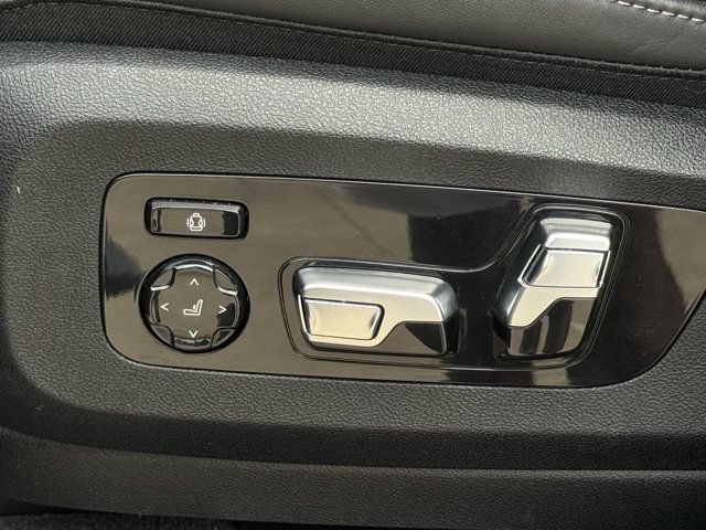 Used 2025 BMW X7 xDrive40i w/ Premium Package AWD/4WD image 30