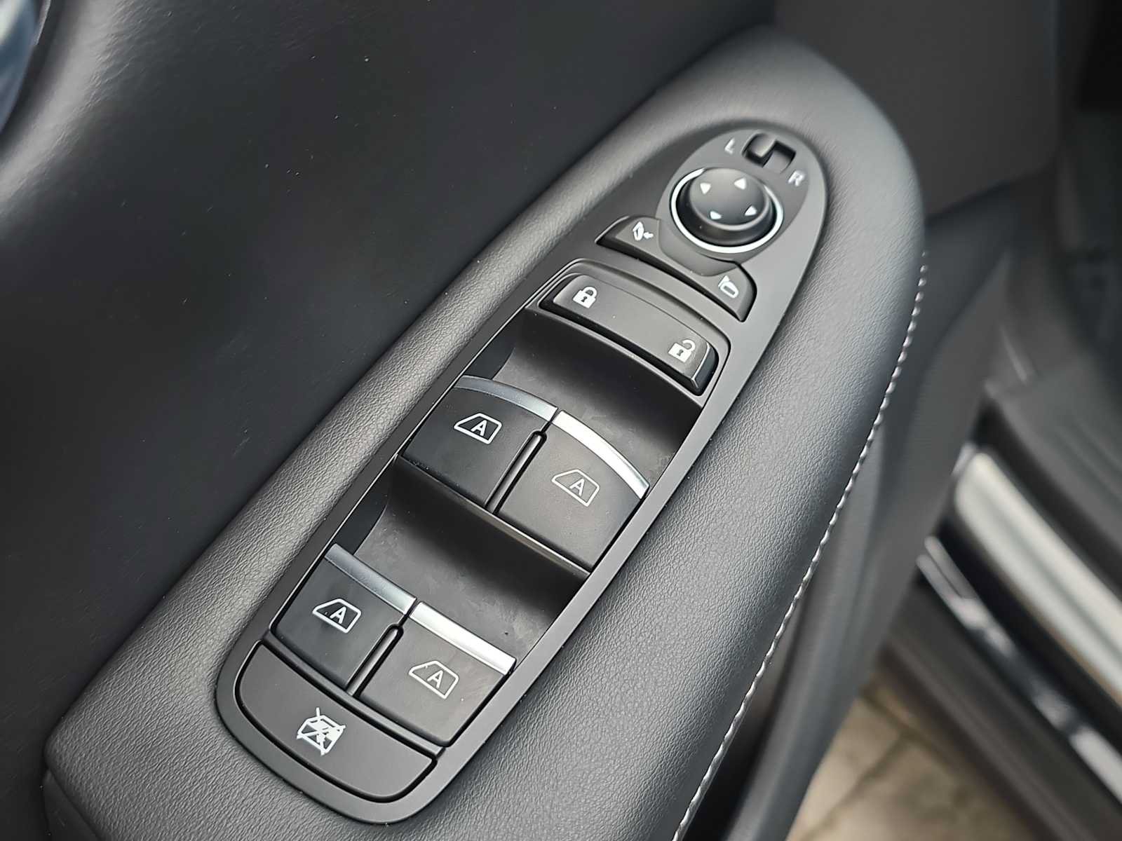 Used 2023 INFINITI QX50 Sport FWD image 14