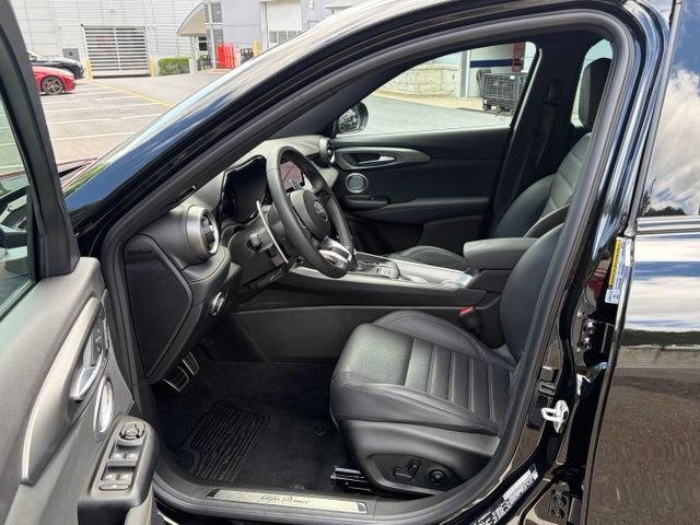 Used 2025 Alfa Romeo Tonale w/ Premium Package AWD/4WD image 19