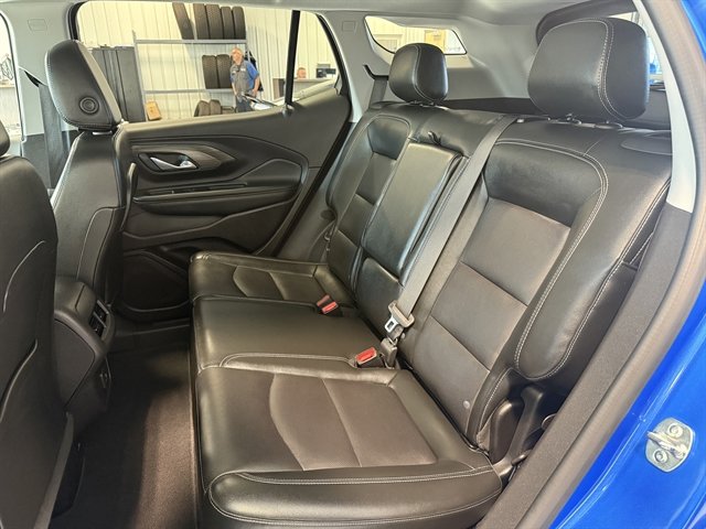 Used 2024 GMC Terrain SLT image 16