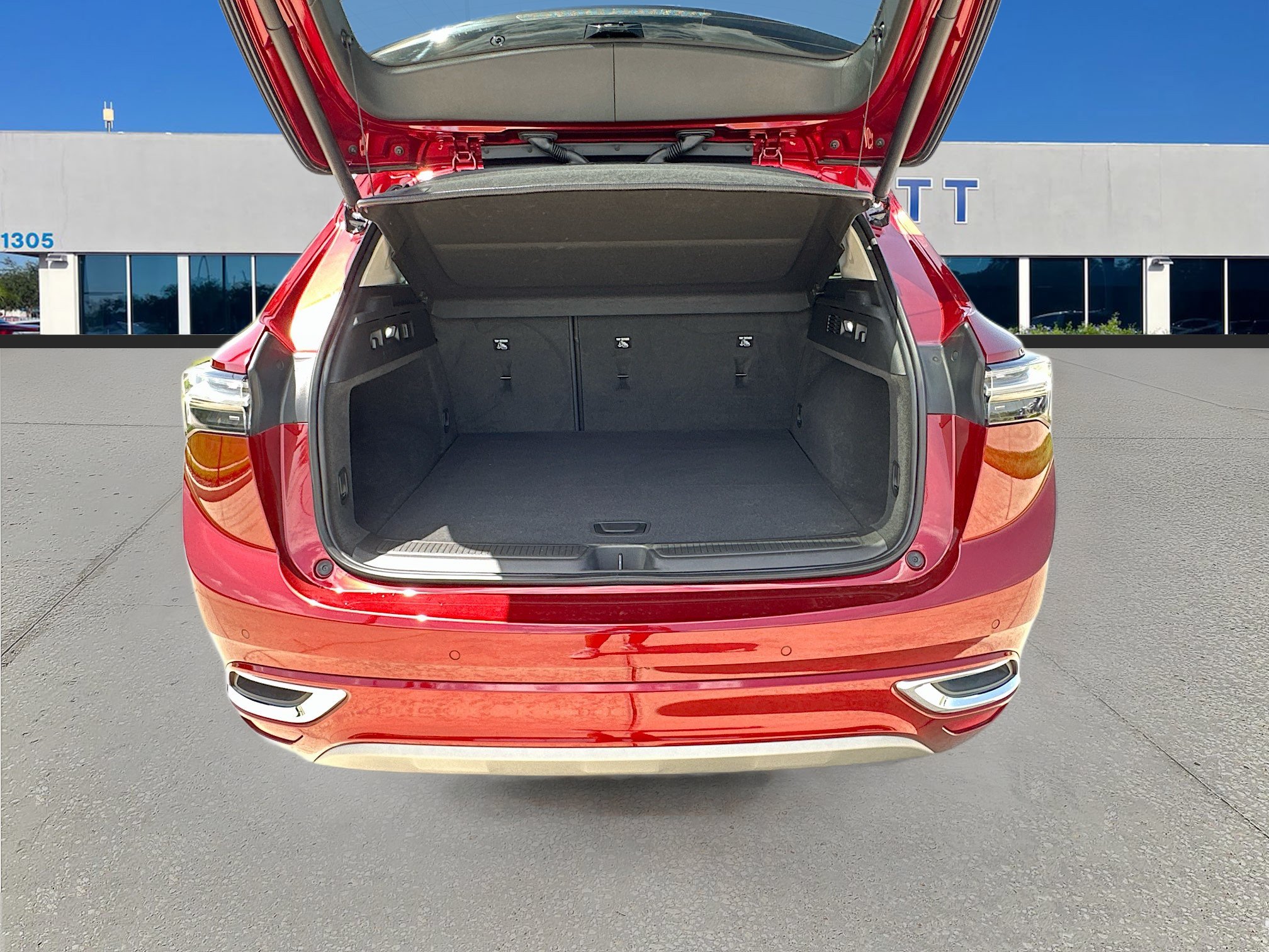 Used 2023 Buick Envision Avenir FWD image 27
