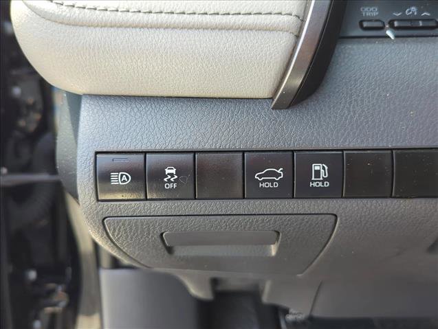 Certified 2022 Toyota Camry SE image 18