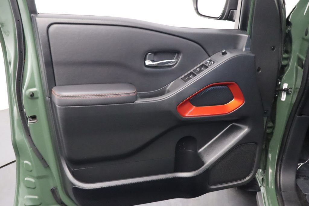 Used 2022 Nissan Frontier Pro-X RWD image 17