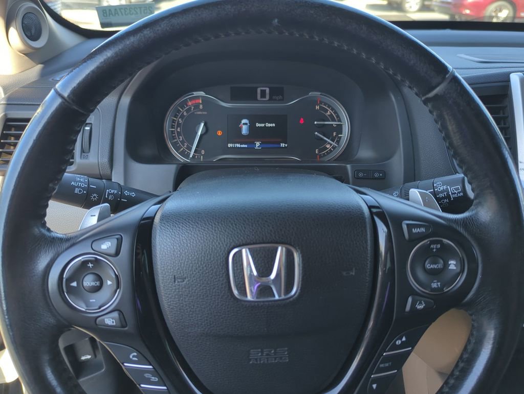 Used 2016 Honda Pilot Touring image 11