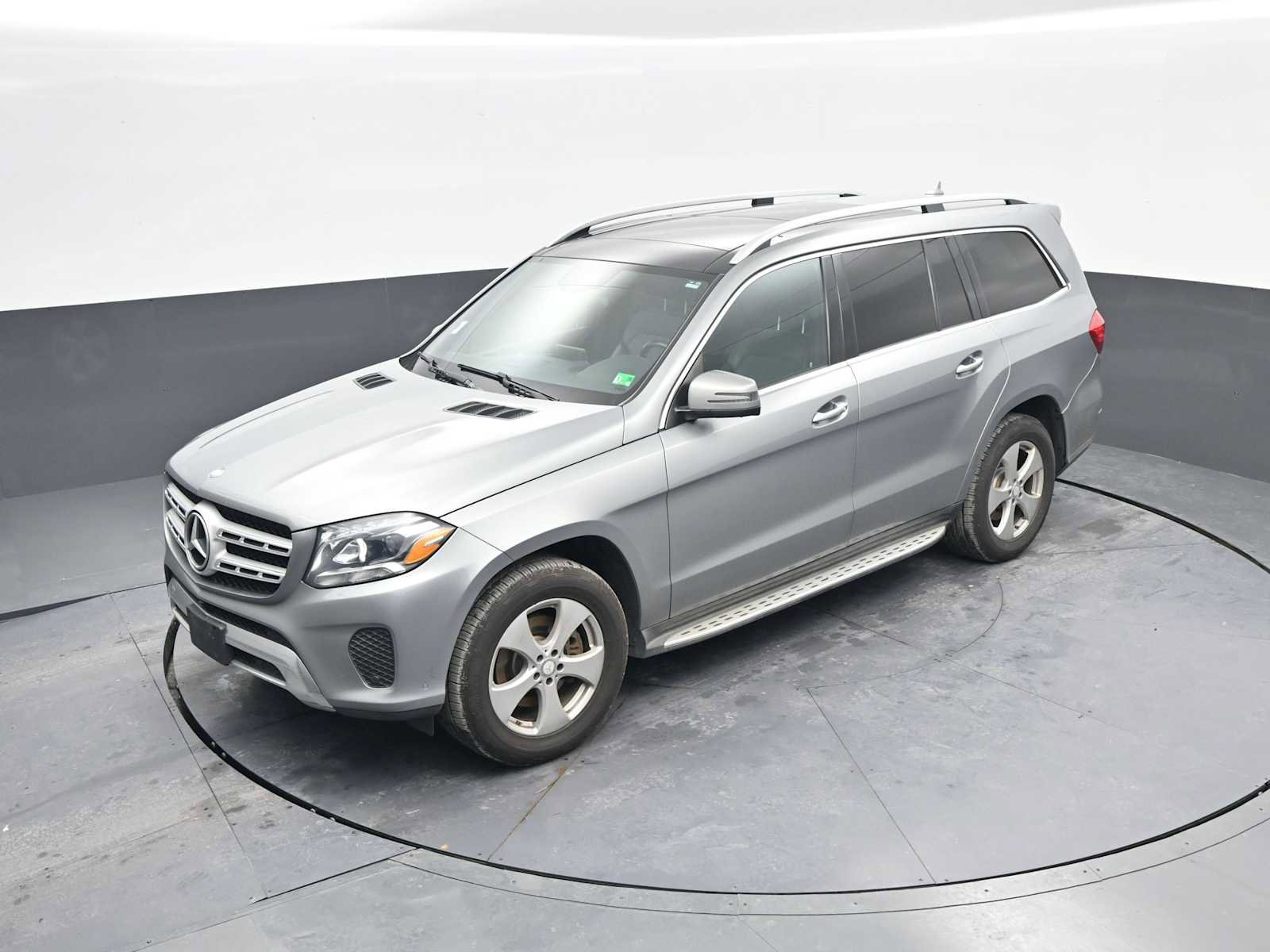 Used 2017 Mercedes-Benz GLS 450 4MATIC image 29