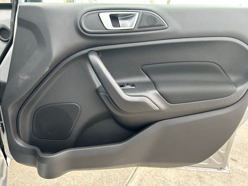 Used 2016 Ford Fiesta SE FWD image 28