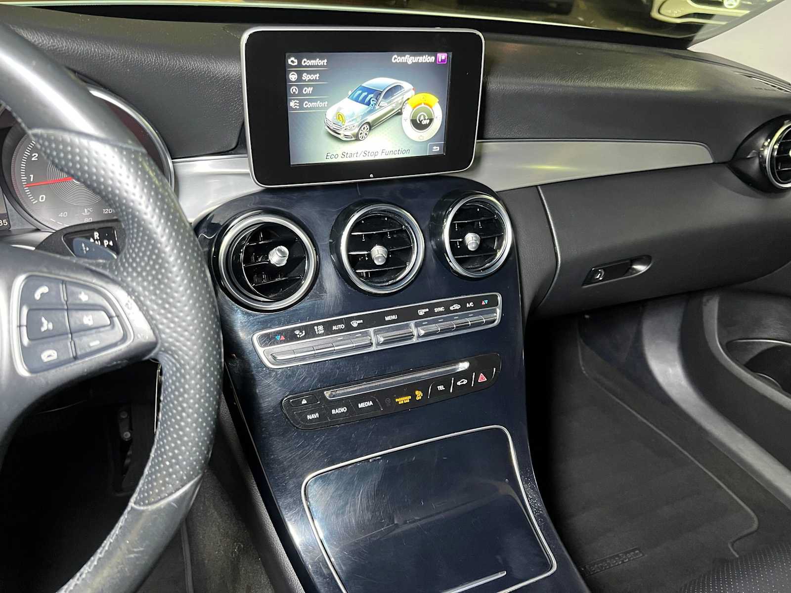 Used 2016 Mercedes-Benz C 300 4MATIC Sedan image 31