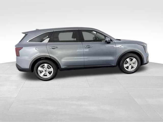 Certified 2024 Kia Sorento LX FWD image 6